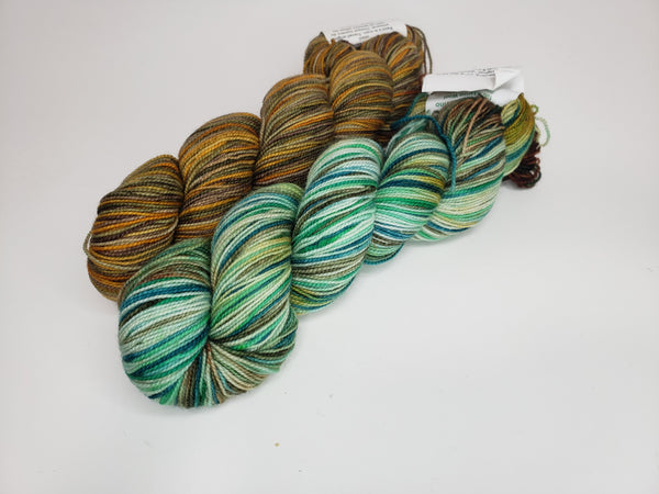 Koigu Lace Merino- Trellis Cowl Kit
